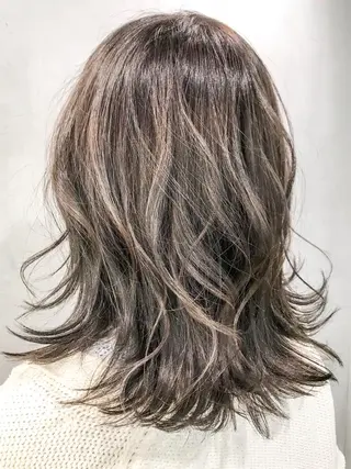 ミディアム カラー 江畑 匠 新宿三丁目 徒歩30秒⭐️のヘアスタイル