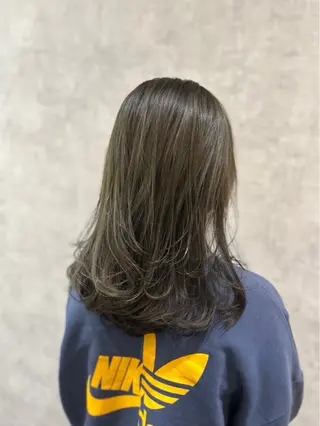 カラー 嶋田 和花のヘアスタイル