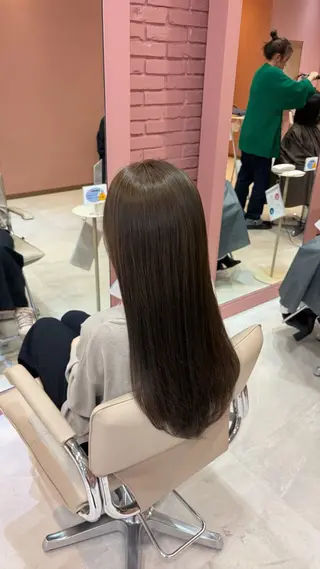 ロング カラー 聖菜/ hina /レイヤー/艶カラーのヘアスタイル