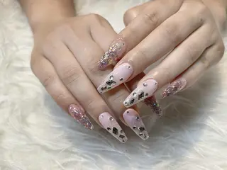 ネイル VIVIAN リサのネイルデザイン