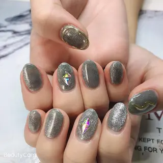 ネイル ガレンドウ 白澤 愛子のネイルデザイン