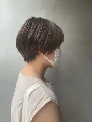 ショート shiori ﾍﾞｰｼﾞｭｶﾗｰのヘアスタイル