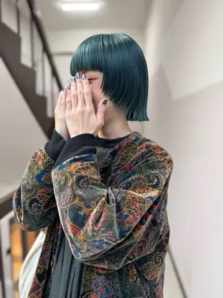 ミディアム カラー オカモト ミユウのヘアスタイル