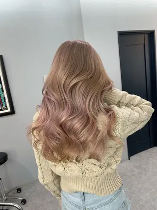 ロング カラー 岡留 愛美のヘアスタイル