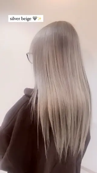 カラー ニトウ レイナのヘアスタイル
