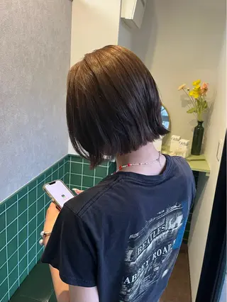 ショート カラー 本木下朋花/髪質 改善×ダブルカラーのヘアスタイル