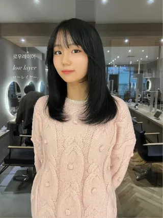 セミロング カラー 韓国🇰🇷レイヤー 映える顔周り🩷のヘアスタイル
