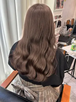 ロング カラー 岡田まみ🍒🤍 透明感カラーのヘアスタイル