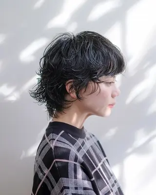 ショート パーマ 間瀬玲央 ルプラボウ メンズ／ショートのヘアスタイル