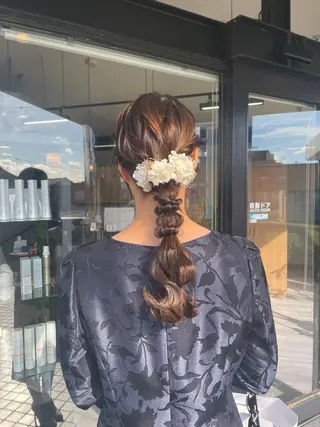 セミロング ヘアアレンジ マキノ キョウカのヘアスタイル
