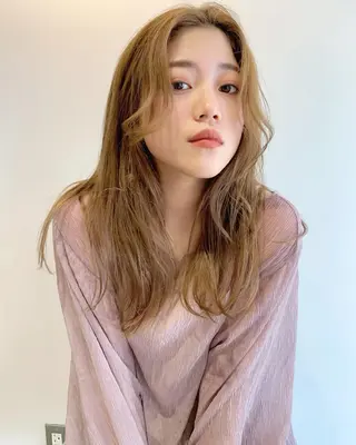 ロング ヤマグチ リョウのヘアスタイル