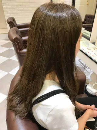 ロング カラー 粟田 めぐみのヘアスタイル