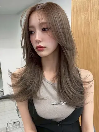 ロング カラー 鍋島 美華のヘアスタイル