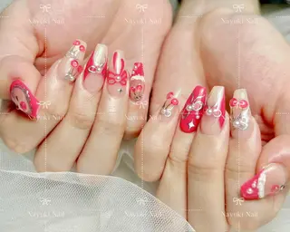 ネイル 🦋 Queenieのネイルデザイン