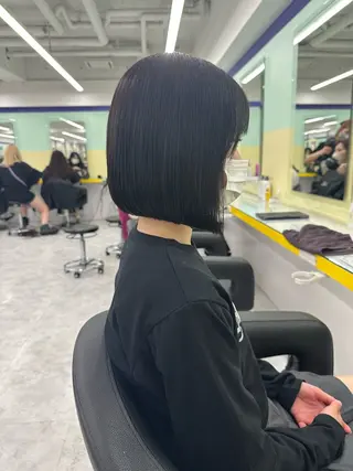 ショート カラー Over hair_ misakiのヘアスタイル