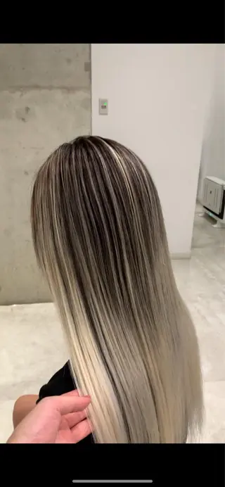 ロング カラー れい🫧 ハイトーン特化のヘアスタイル