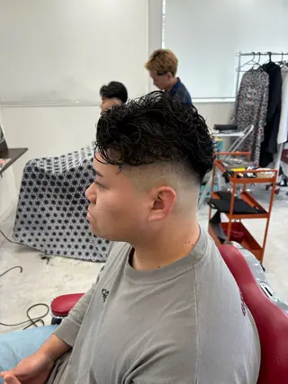 ショート パーマ メンズ 本間 颯太のヘアスタイル