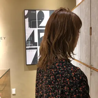 ミディアム カラー 相川 愛実のヘアスタイル