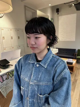 ショート パーマ 塩澤 榛奈のヘアスタイル