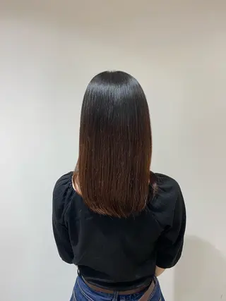 セミロング mei / レイヤー 顔まわり 🤍のヘアスタイル