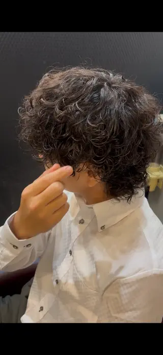 パーマ メンズ 河辺 璃久のヘアスタイル
