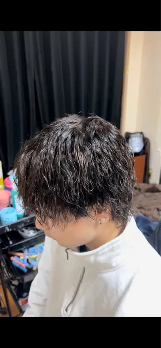 パーマ 春島 翼のヘアスタイル