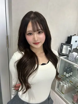 カラー あ い か 🎀 レイヤーカットのヘアスタイル