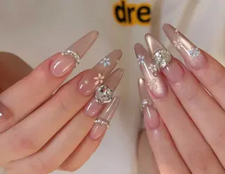 ネイル エリ🫧 nail池袋東口のネイルデザイン