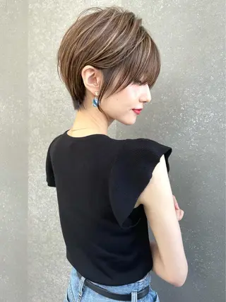 ショート カラー ✨コテ巻き風パーマ ✨川合佑哉のヘアスタイル