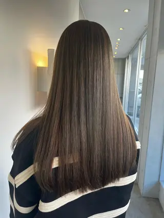 セミロング おせ ちさとのヘアスタイル