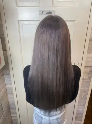 ロング カラー 五十嵐航斗 ハイトーンのヘアスタイル