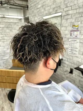 パーマ メンズ 【毎朝セット3分】 メンズパーマ　真人のヘアスタイル