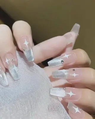 ネイル AKIKO ネイルサロンのネイルデザイン