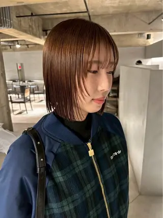 ショート カラー 纐纈 釉羽のヘアスタイル