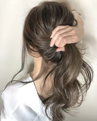 カラー 四至本 美裕のヘアスタイル