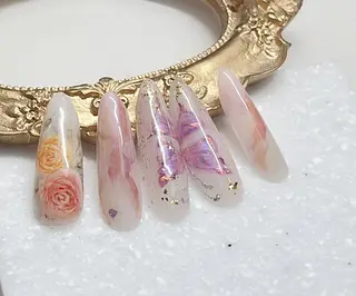 ネイル KARI ネイルサロンのネイルデザイン