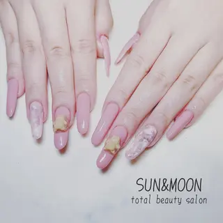 ネイル SUN&MOON REOのネイルデザイン