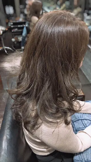 セミロング カラー 艶髪✴︎髪質改善 VERONIQUEのヘアスタイル