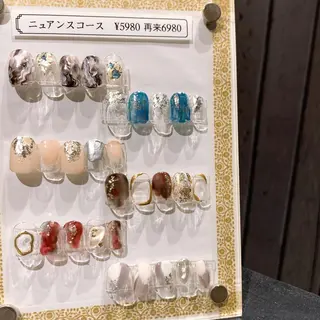 ショート .. momoko🕊のネイルデザイン