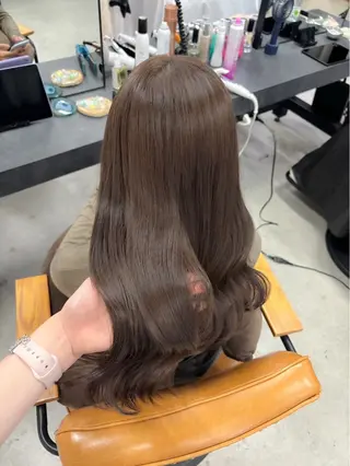 ロング カラー ✨️赤み消しカラー/ ミルクティーベージュのヘアスタイル