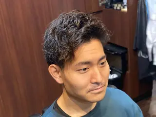 ショート パーマ メンズ 浅見 天翔のヘアスタイル