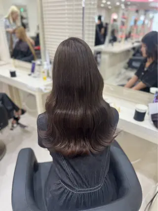 ロング カラー 近藤 芽依のヘアスタイル