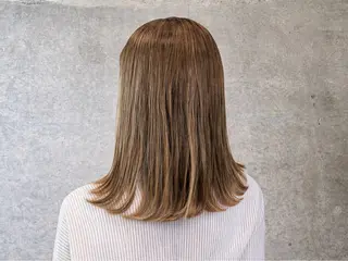 セミロング カラー 蓮見  友里のヘアスタイル