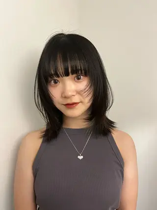ミディアム Airi 韓国y2k ハイレイヤーのヘアスタイル