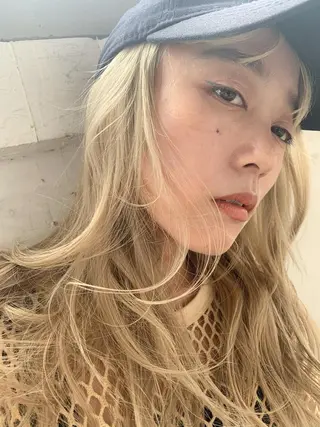 セミロング カラー 💓パーマ，💗 レイヤーカットのヘアスタイル