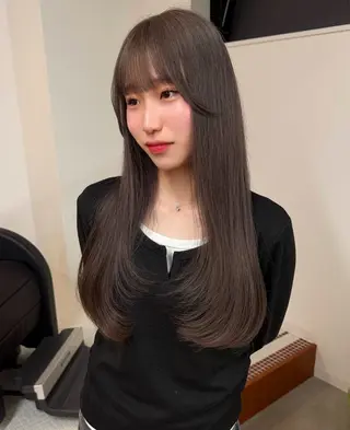 ロング タマシロカリン 艶カラー/レイヤーのヘアスタイル