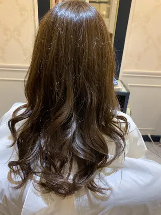 セミロング カラー 粟田 めぐみのヘアスタイル