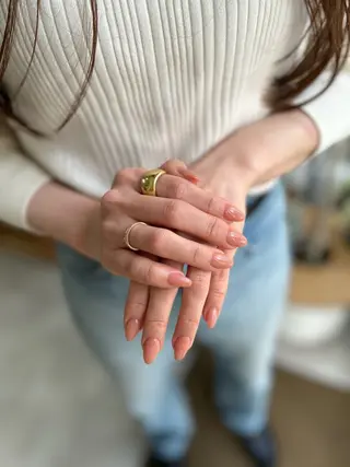 ネイル 透灯 TOUTOU 🪄のネイルデザイン