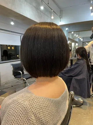 ショート 切りっぱなしボブ/ ブリーチカラー/大塚のヘアスタイル