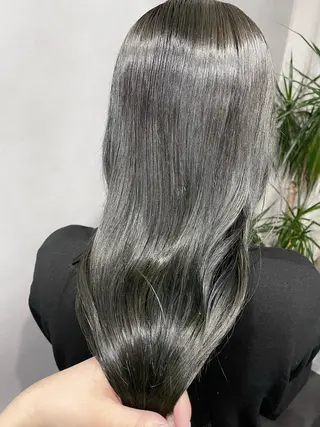 セミロング レイヤーカット/透明 感カラー🩵中村友美のヘアスタイル